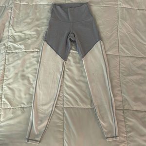 Old Navy Active XS Gray & White Leggings